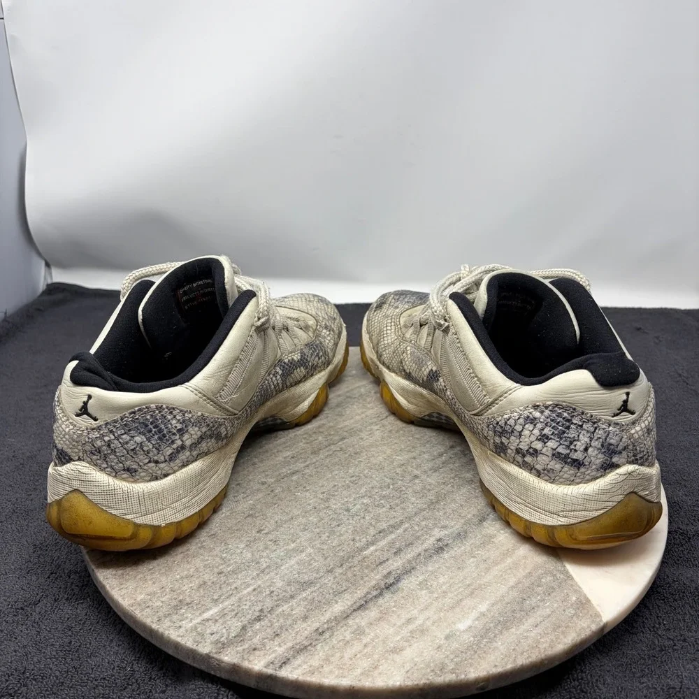 Nike Air Jordan 11 Retro Low Light Bone Snakeskin Mens 8.5 Grey Streetwear
